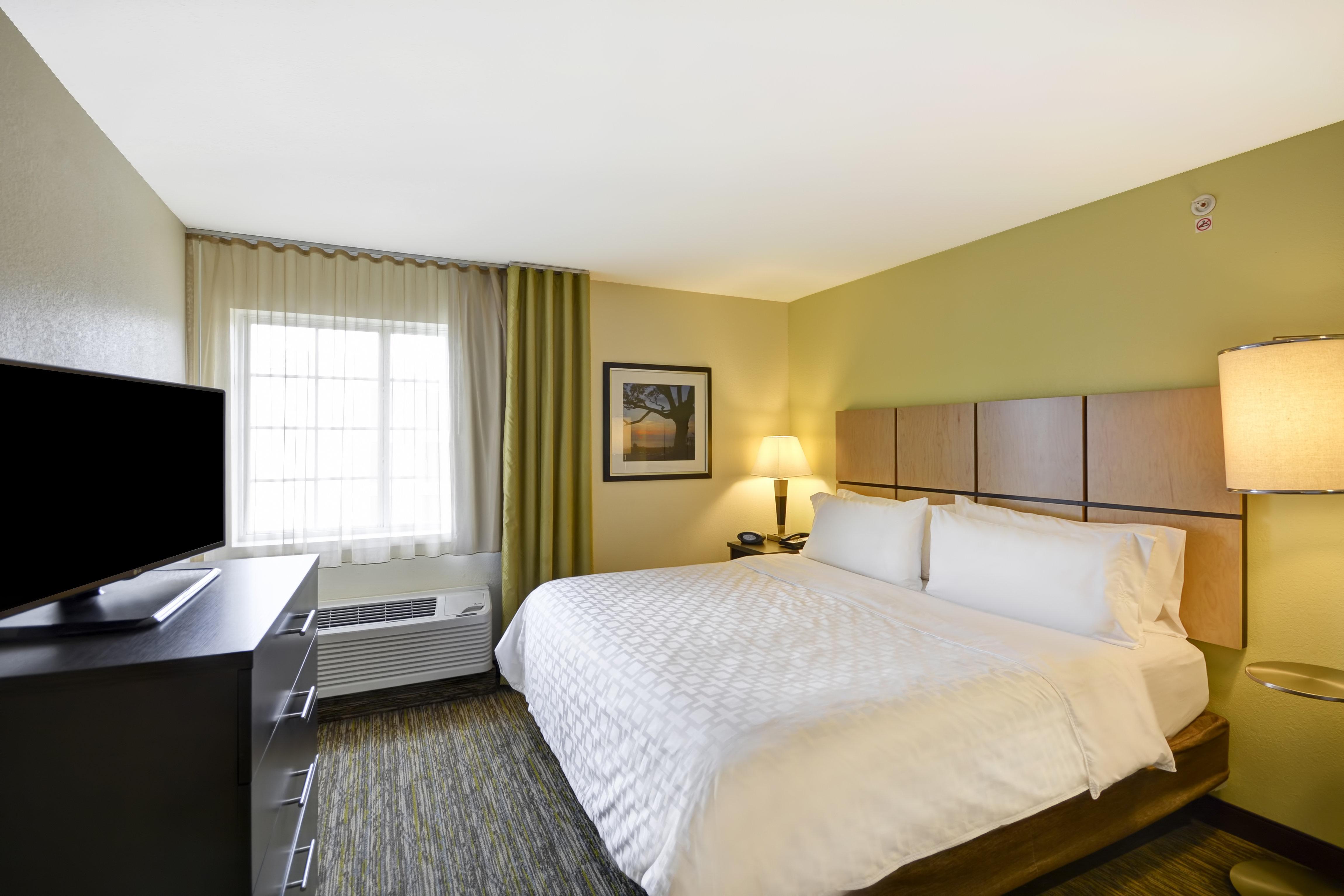 แคนเดิลวู้ด สวีท สเมอร์นา Hotel ภายนอก รูปภาพ