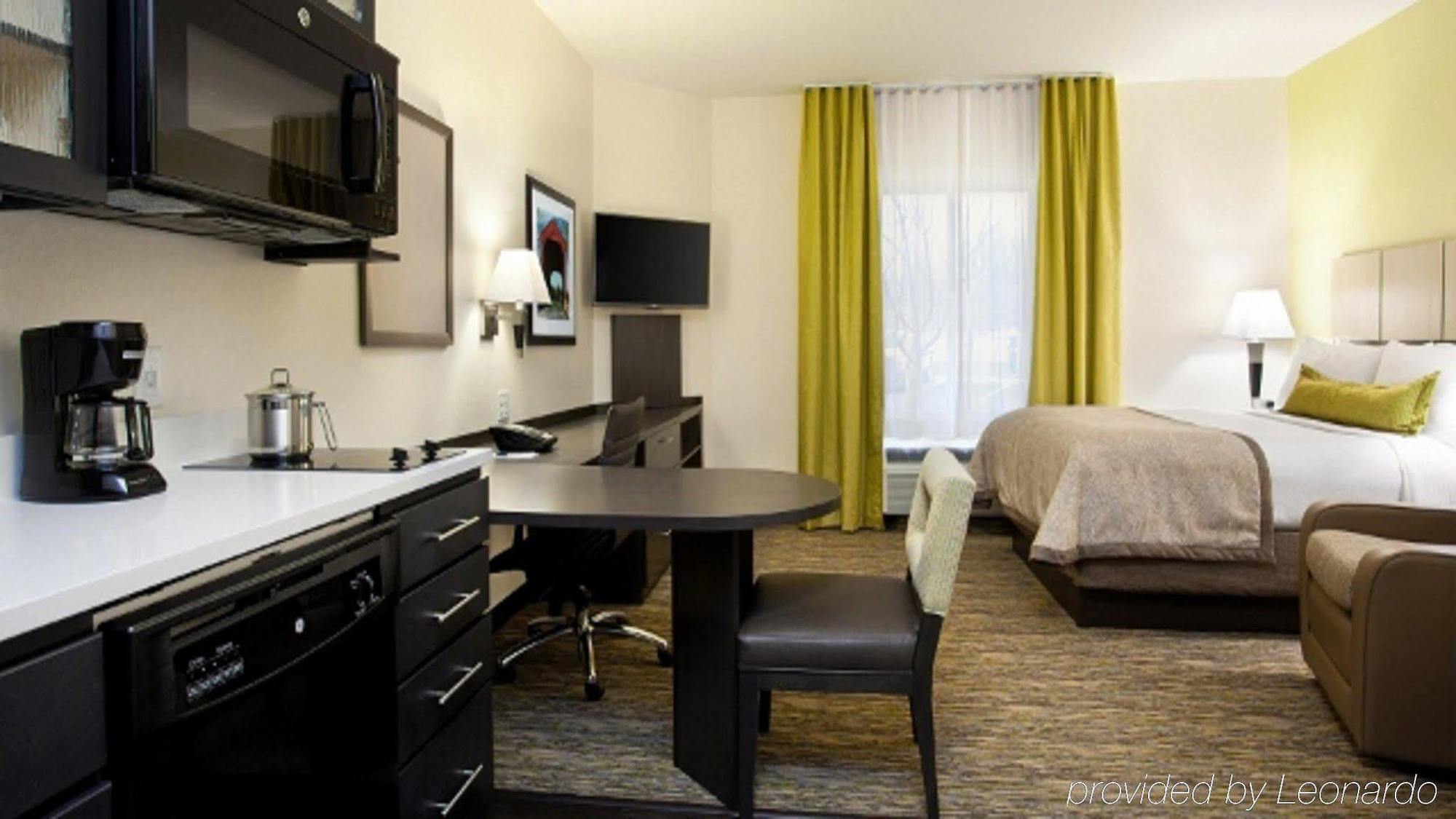 แคนเดิลวู้ด สวีท สเมอร์นา Hotel ภายนอก รูปภาพ