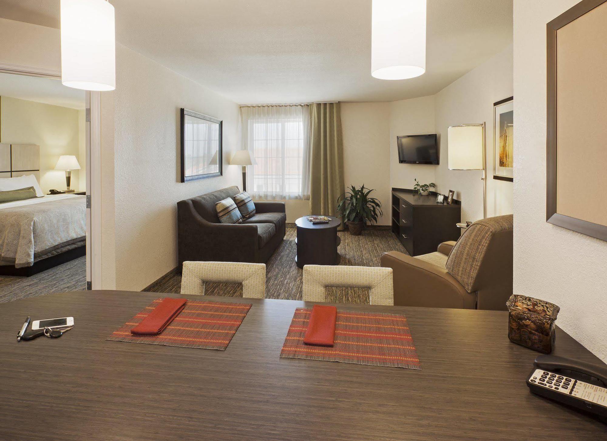 แคนเดิลวู้ด สวีท สเมอร์นา Hotel ภายนอก รูปภาพ
