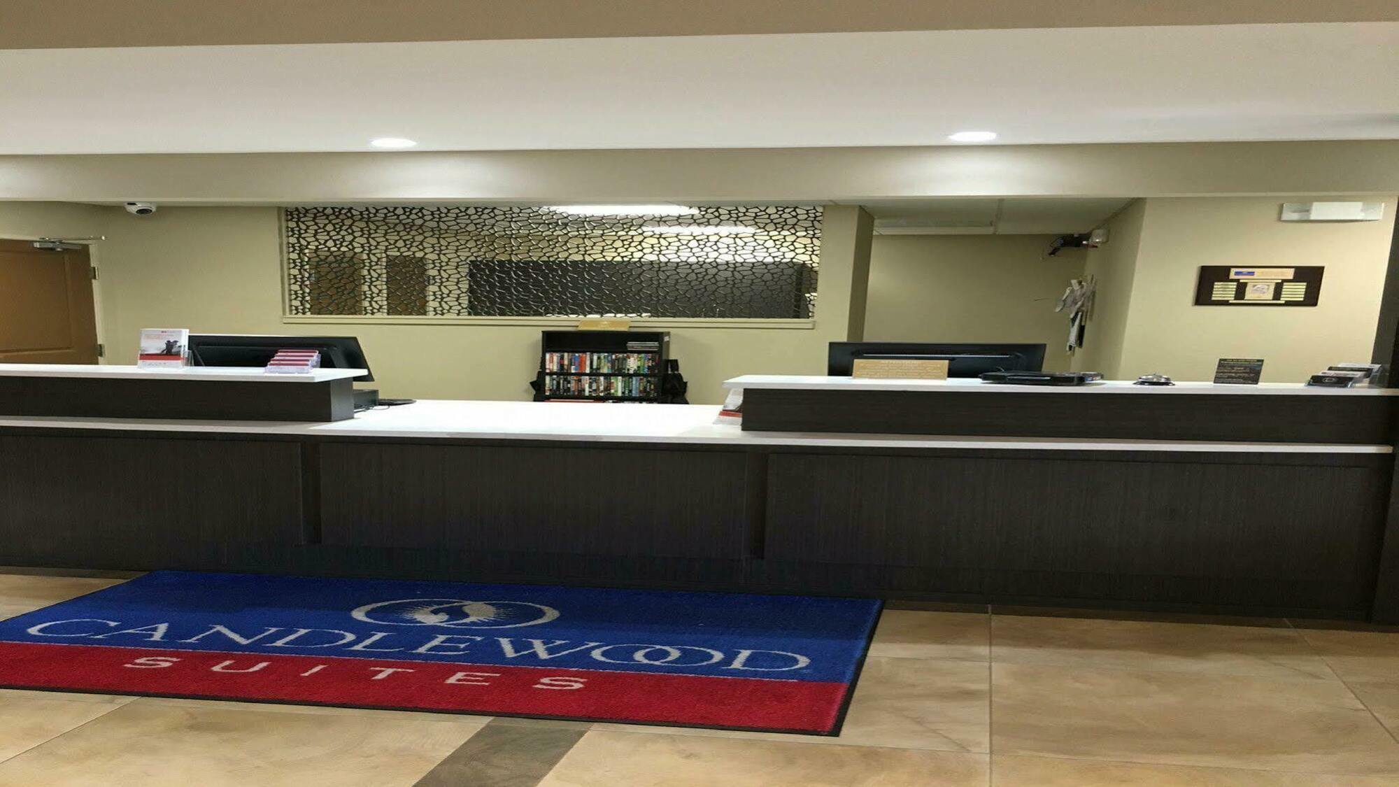 แคนเดิลวู้ด สวีท สเมอร์นา Hotel ภายนอก รูปภาพ
